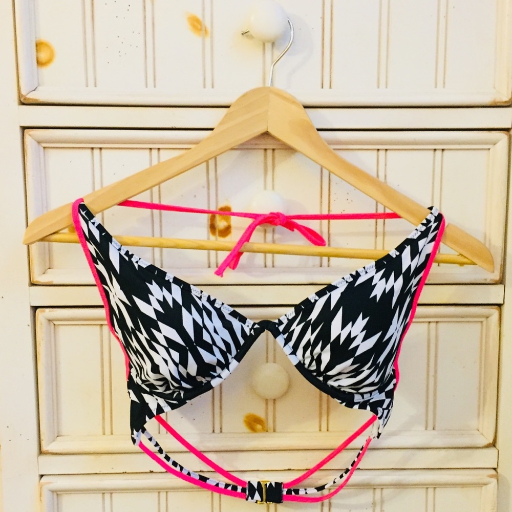 BNWOT VS PINK Bikini Top